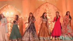 Bride and her friends Girls like to swing Happy Dancing Feet