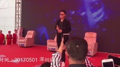 海鸣威 - 老人与海