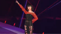 欅坂46平手友梨奈,赤シースルーx穴あきダメージ黒パンツ パンツから網タイツちらり "ガールズアワードS/S"