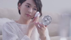 新垣结衣 - 雪肌精「粉雪の雪肌精」篇 (15秒)