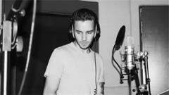 Strip That Down 第二支预告片