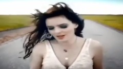 Nil Karaibrahimgil - Hakk nda Her eyi Duymak stiyorum Dinle zlesene.com