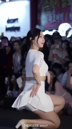 洪真英,韩国群星 - 竖拇指