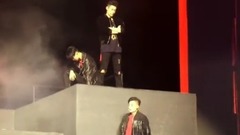 保持围笑好难呢