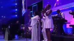 Mariah Carey - Walmart Share Holders 2015