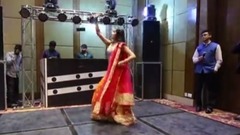 Indian Wedding Dance Performance Chunnari Chunnari, Channe Ke Khet, Banno