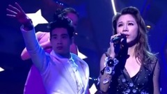 彭家丽 - 是不是这样的夜晚你才会这样的想起我