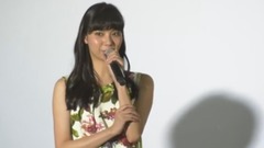 松井玲奈,天性の女優? 監督が絶賛"その場で雰囲気変わる" 映画"めがみさま"初日舞台あいさつ1