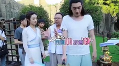 楚乔花絮社:高甜射箭花絮 赵丽颖脚搭林更新肩膀