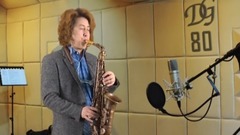 草原上升起不落的太阳