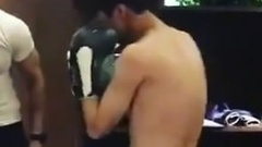 鹿晗 - 鹿晗更新INS练拳击视频一则 打卡打卡 胳膊好酸