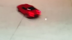 泰妍的炫酷小红车视频一则 13/07/01