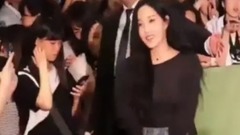 “小性感”魅力!孝敏出席VIP试映会