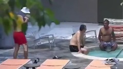 Интересно, он еще жив