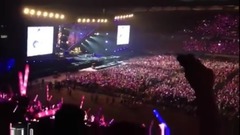 周杰伦 - 周杰伦演唱会万人大合唱《七里香》