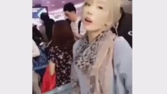 少女时代,太妍(少女时代),徐玄(少女时代) - 给忙内系鞋的男友泰