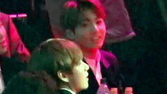 田柾国(防弹少年团) - 台下田柾国观看BLACKPINK舞台表演时的反应