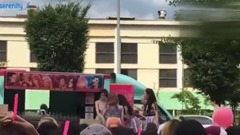 少女时代 - 少女时代的姐妹们为SONE准备应援车