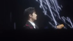 易烊千玺 - 易烊千玺贝斯+架子鼓+清唱你的爱 四周年演唱会第一场【MAHU】饭拍版