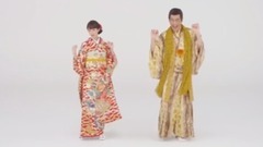 桐谷美玲和PICO太郎一起跳「PPAP」卖猫罐