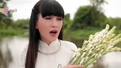 Rau Que Ngoai - Ha Van