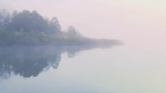 在湖上遇到月光