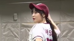 许龄智 - 许龄智 试习及开球 高尺巨蛋球场/韩职棒KBO联赛 17/08/19