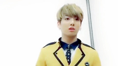 田柾国(防弹少年团) - 朴智旻推特更新:前不久还穿校服的田柾国 这么快生日了呀 小国生日快乐