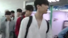 Astro(韩国) - 仁川机场出境 新闻视频