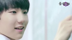 王源 - 王源录制节目被私生饭围追 多次撞击车尾险酿车祸