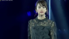 桐谷美玲 - 【TGC2017AW】桐谷美玲、シースルーコーデで大人の魅了振りまく