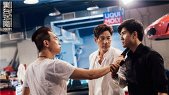 陈小春,华语群星 - 《黑白迷宫》 曝动作特辑 陈小春开枪上瘾