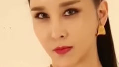 C罗旧爱伊莲娜透视装性感 献飞吻秀美腿