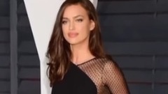 C罗前女友伊莲娜几近全裸 透视装斗艳开狂欢派对