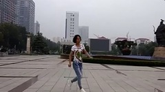 广场舞鬼步舞燃烧我的爱 跳的非常动感