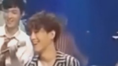 EXO全程有笑点 KAI无语的眼神!