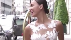 伊莲娜试穿美艳蕾丝婚纱 丰乳深沟惹人喷血