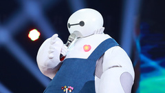 《蒙面唱将猜猜猜》(大白)”我们白着呢“表白赖斯翔