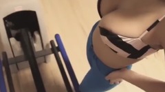 保龄球馆惊现惹火女郎 眼神勾魂双峰傲人