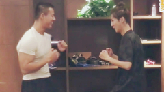 鹿晗 - 【奔狍小剧场】换下西装 是出拳速度咻咻咻运动力MAX的拳击手鹿Boss!