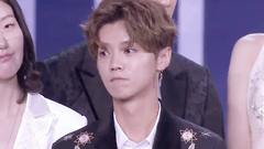 鹿晗 - 鹿晗 芭莎慈善夜直播 大合照片段