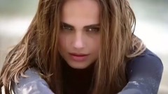 比基尼美女海边脱衣合辑 极致身材尽显性感气质