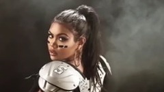 哈登新网红女友性感写真 爆乳肥臀秀中文纹身