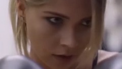 美艳拳击女郎亲身上阵 劲爆身材不输抖奶超模