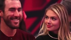 抖奶超模观战全明星 与男友狂秀恩爱虐哭单身狗