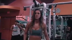 各美女志趣相投爱健身 浑汗如雨展曲线好身材