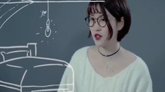 一个在美院“杀过人”的姑娘,如今在教室织毛衣