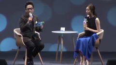 金妍儿短裙亮相甜美可人 防走光盖纱布遮腿