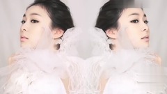 金妍儿中性装扮制服诱惑 露出娇羞女儿态