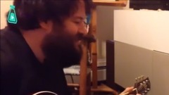 老爹为女儿弹奏歌曲<你一定是个漂亮的宝贝>